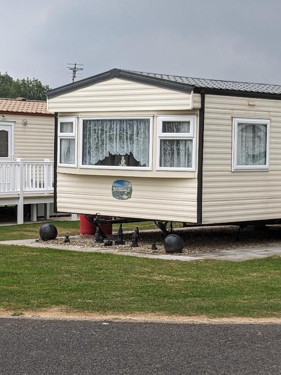 Millfields 6 Berth Caravan Max 4 Adults Bob Family's Only And Lead Person Must Be Over 30 - Ingoldmells