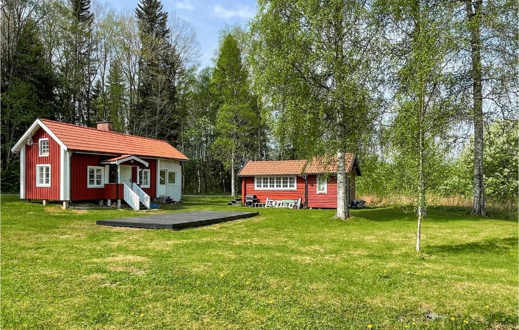 Amazing Home In Gyttorp With Wifi And 3 Bedrooms - ヌーラ