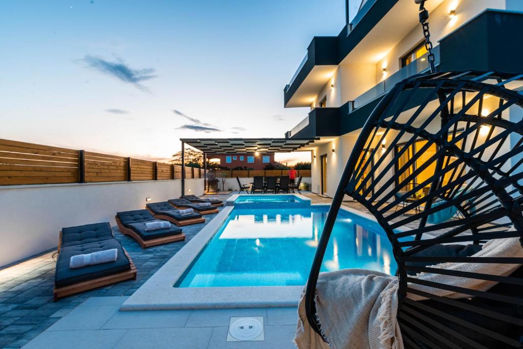 Luxury Villa Jomani With Heated Pool - Bibinje
