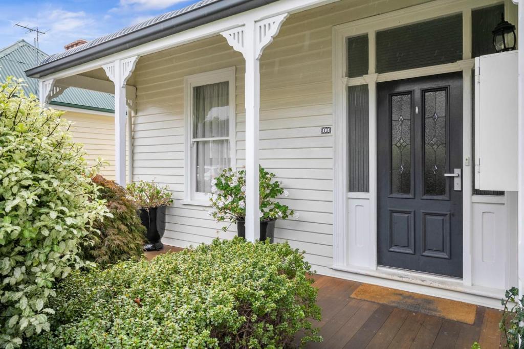 Stunning Newly Renovated Home In Perfect Location - Hobart