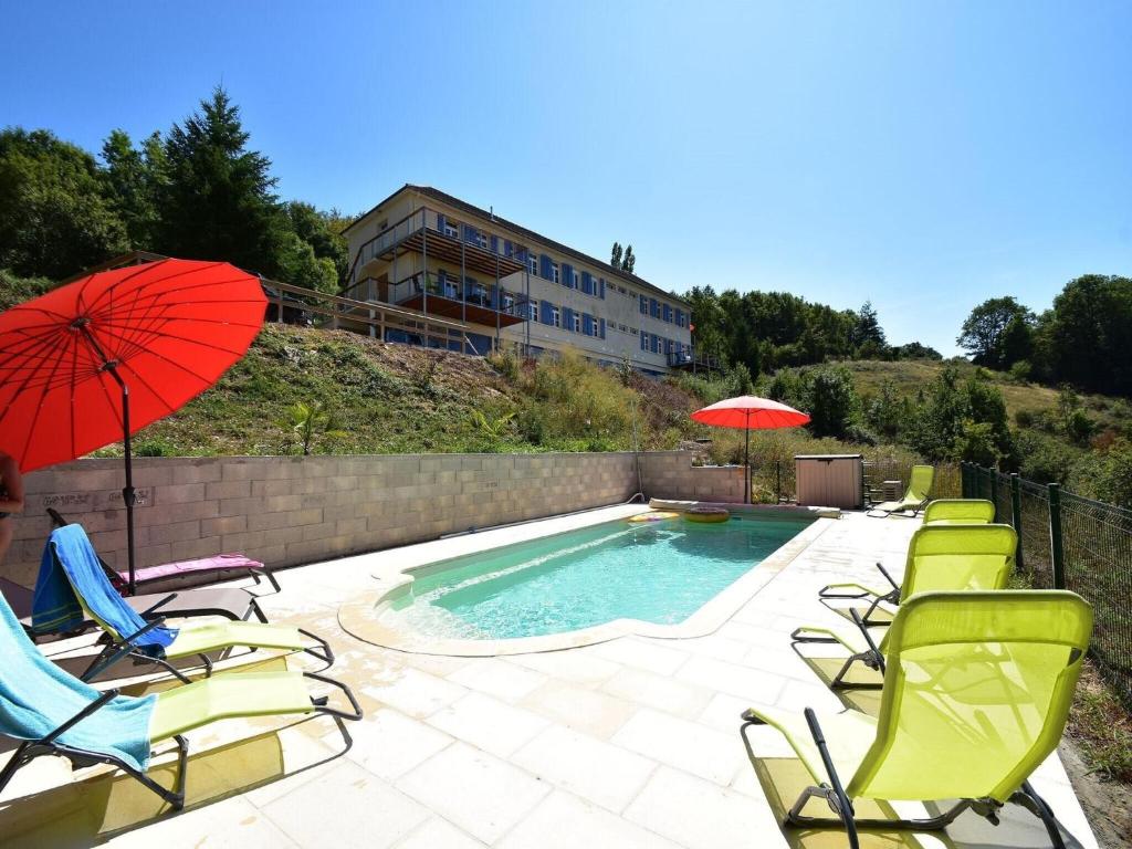 Nice Holiday Home In Cuzy With Shared Pool - Millay