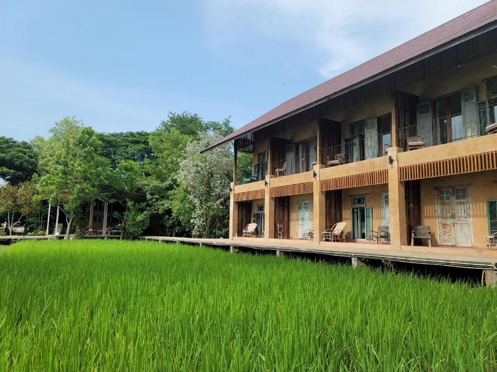 Phu-anna Eco House - Chom Thong District