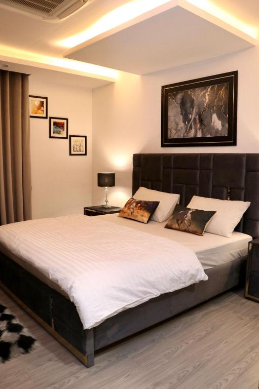 Gold Crest Luxurious Apartment In Lahore - Lahore