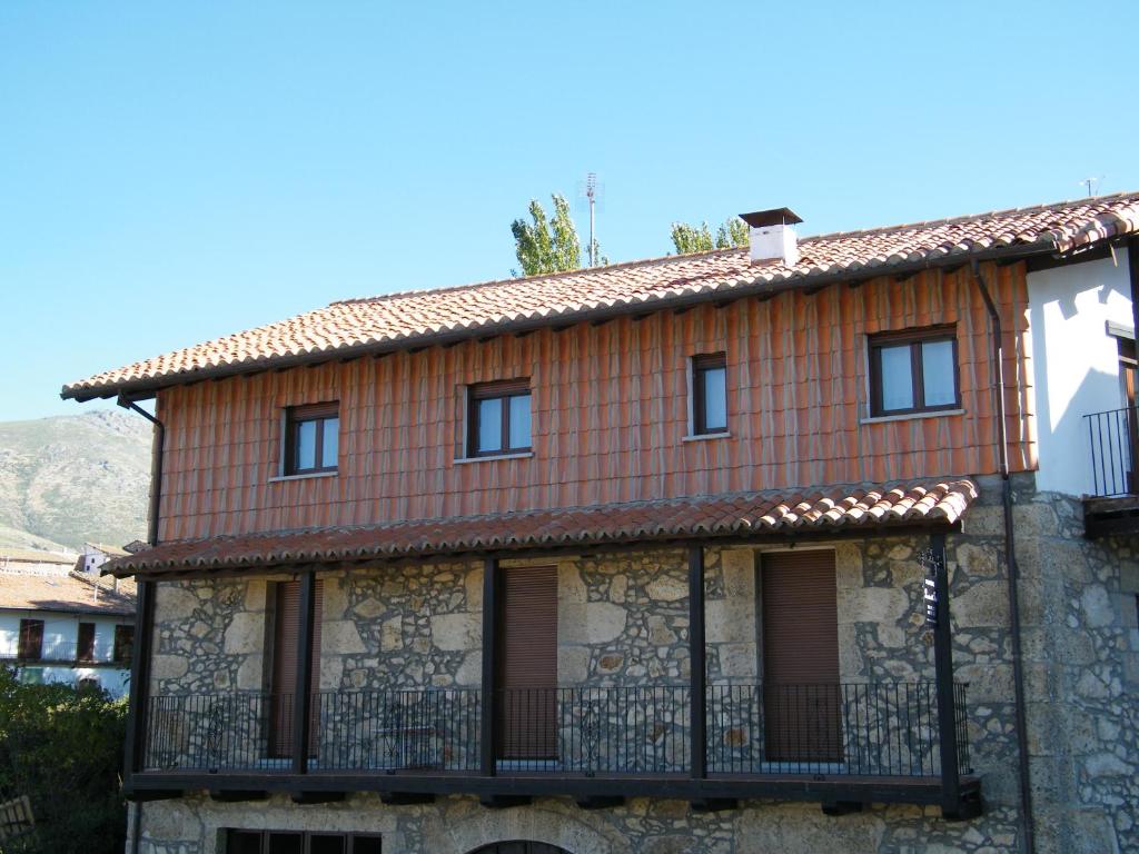 Casa Rural Puerta Del Sol De 3 Habitaciones - Candelario