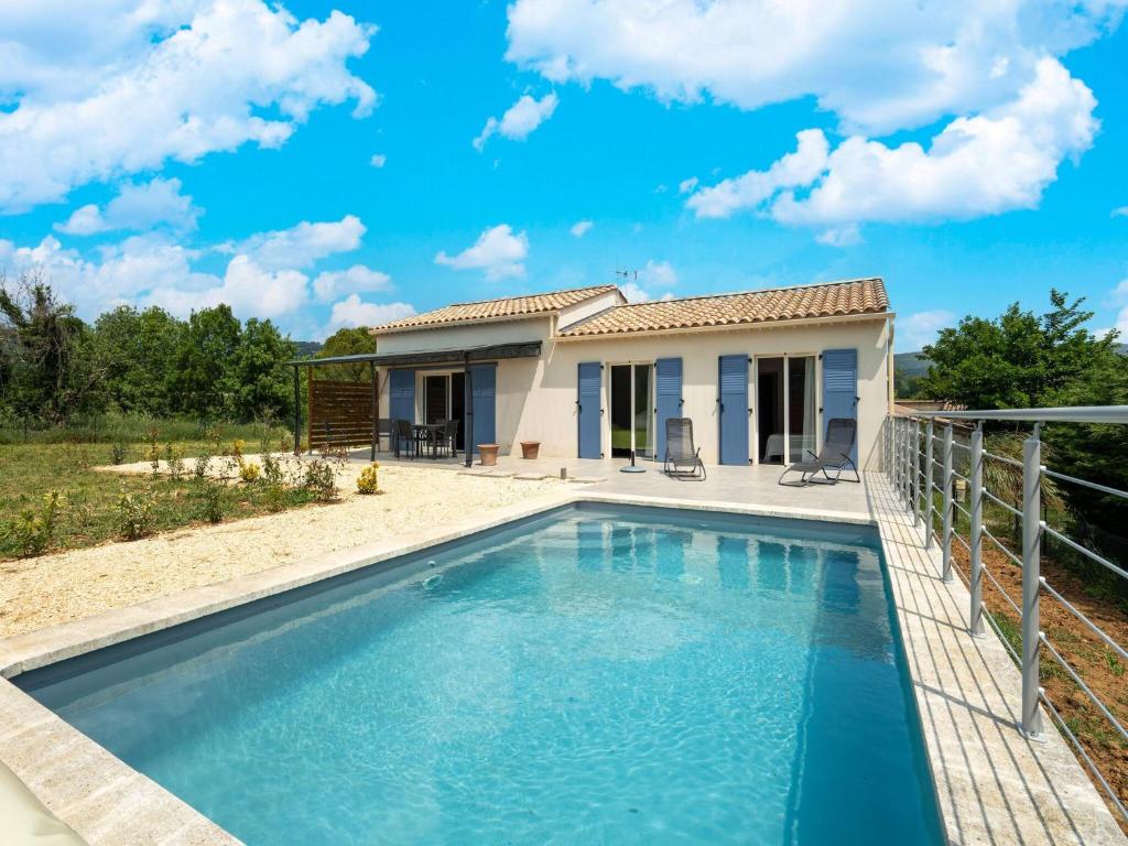 Cosy Holiday Home In Saint-andré-de-roquepertuis With Pool - Goudargues