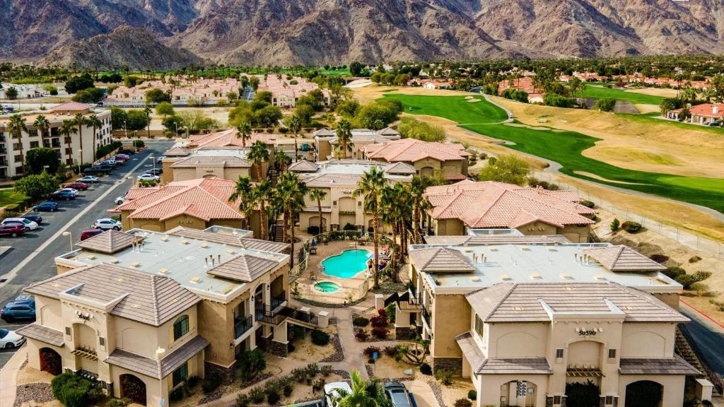 Clr100 Private 1 Bedroom W Spacious Living Area - The Living Desert Zoo and Gardens, Palm Desert