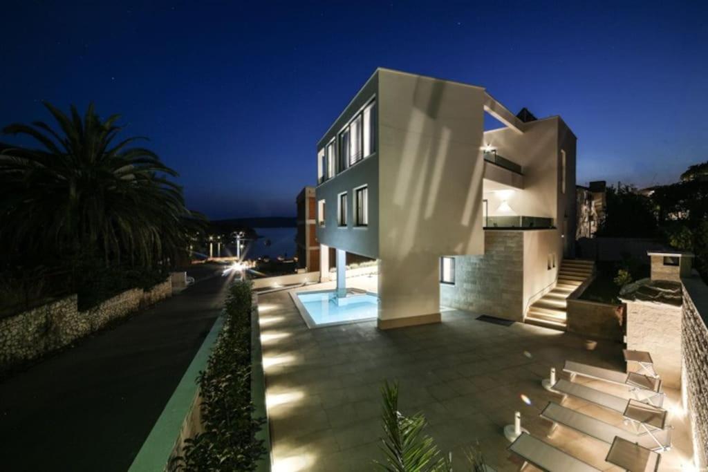Luxury Villa Close To The Beach With Pool Abeona - Trogir