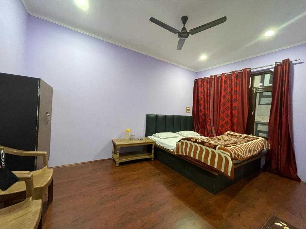 Oyo Flagship Desire Guest House - Srinagar