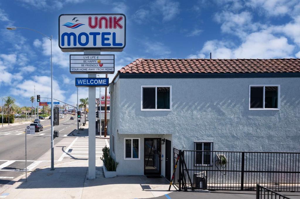 Unik Motel - Carson, CA