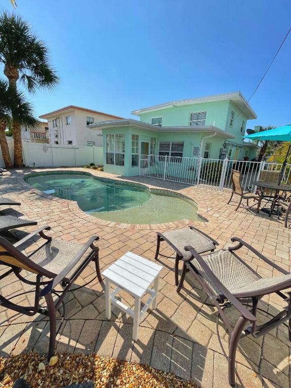 Cozy Canaveral Cottages - Cape Canaveral, FL