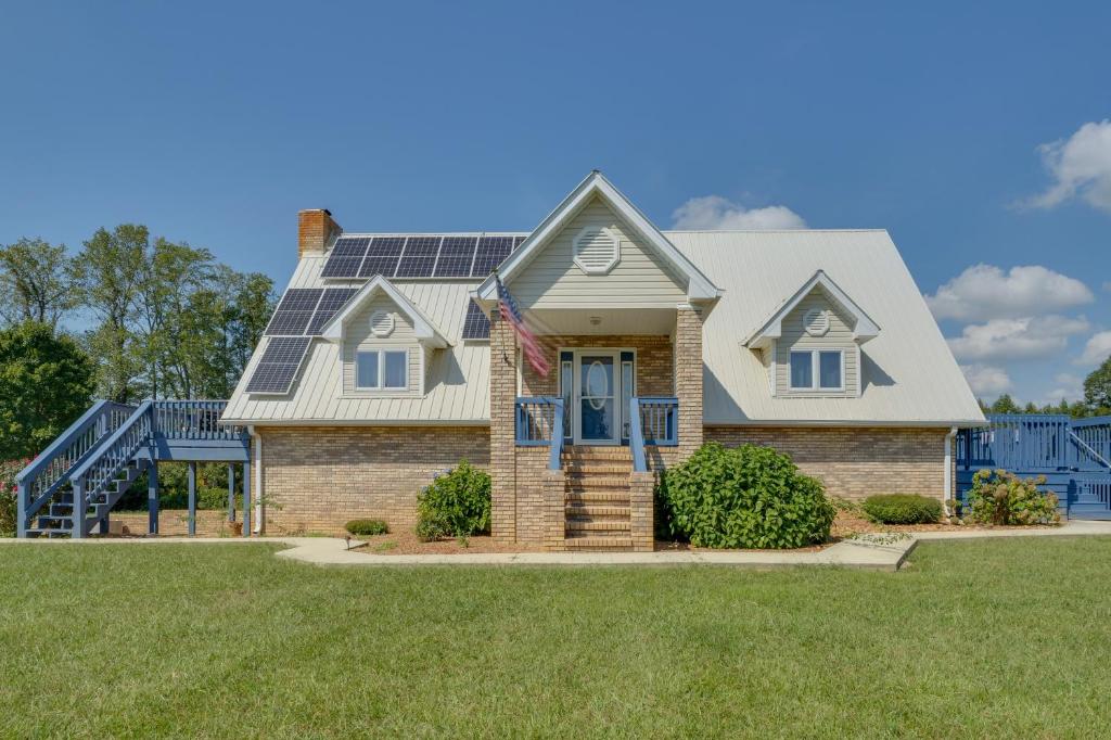 Spacious Mcminnville Vacation Home With Gas Grill! - McMinnville, TN
