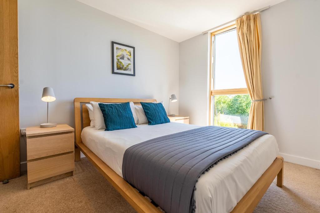 Cotels At Vizion Serviced Apartments, Superfast Broadband, Central Location, Free Parking, Fully Equipped Kitchen - Milton Keynes
