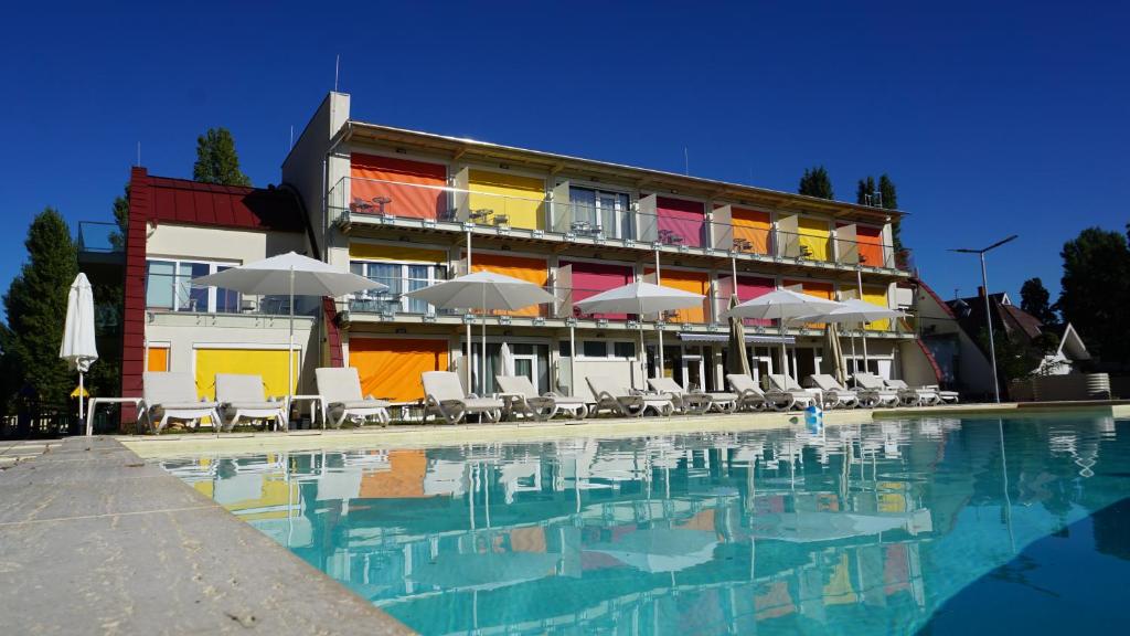 Colors Holiday Hotel - Zamárdi