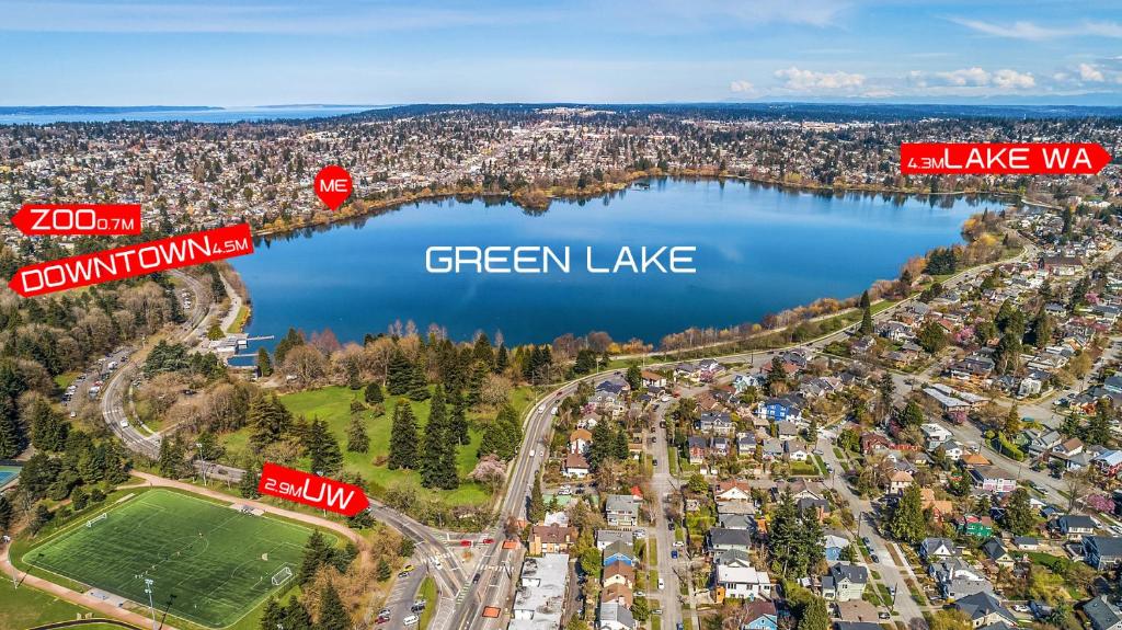 Green Lake 1st Line Home B With Central Air Conditioners - Shoreline, WA