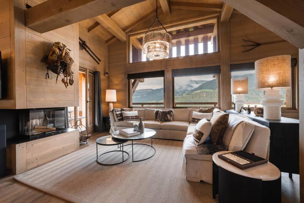 Luxury Megève Chalet, Sleeps 8 With Mountain Views And Jacuzzi - Megeve