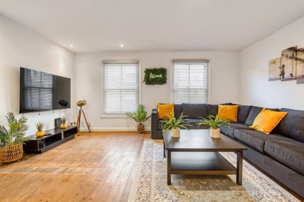 Apartment In Shoreditch/ Old St - London Bridge Station