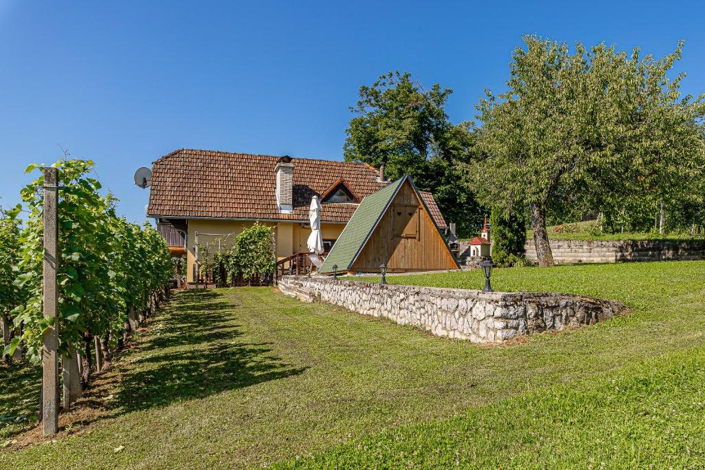 Vineyard Cottage Hočevar With Sauna - Happy Rentals - Novo mesto