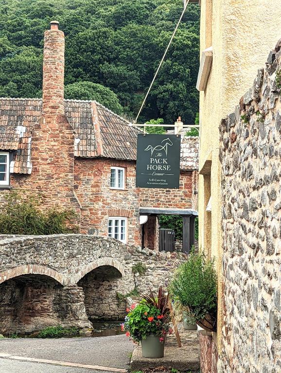 The Pack Horse Exmoor National Park Allerford Riverside Cottage & Apartments - Porlock