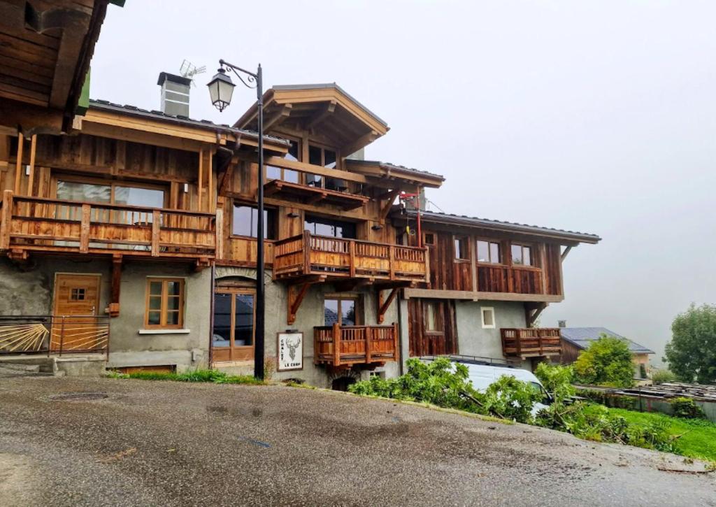 Chalet De 5 Chambres Avec Sauna Terrasse Amenagee Et Wifi A Champagny En Vanoise A 1 Km Des Pistes - Savoie, Fransa