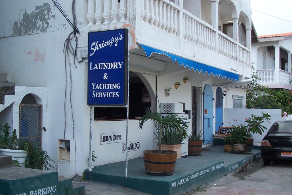 Shrimpys Hostel , Laundry And Yacht Support - Anguilla
