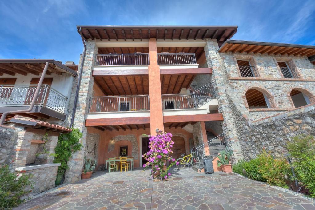Il Borgo Lavanda And Ulivo Apartments - Happy Rentals - Padenghe sul Garda