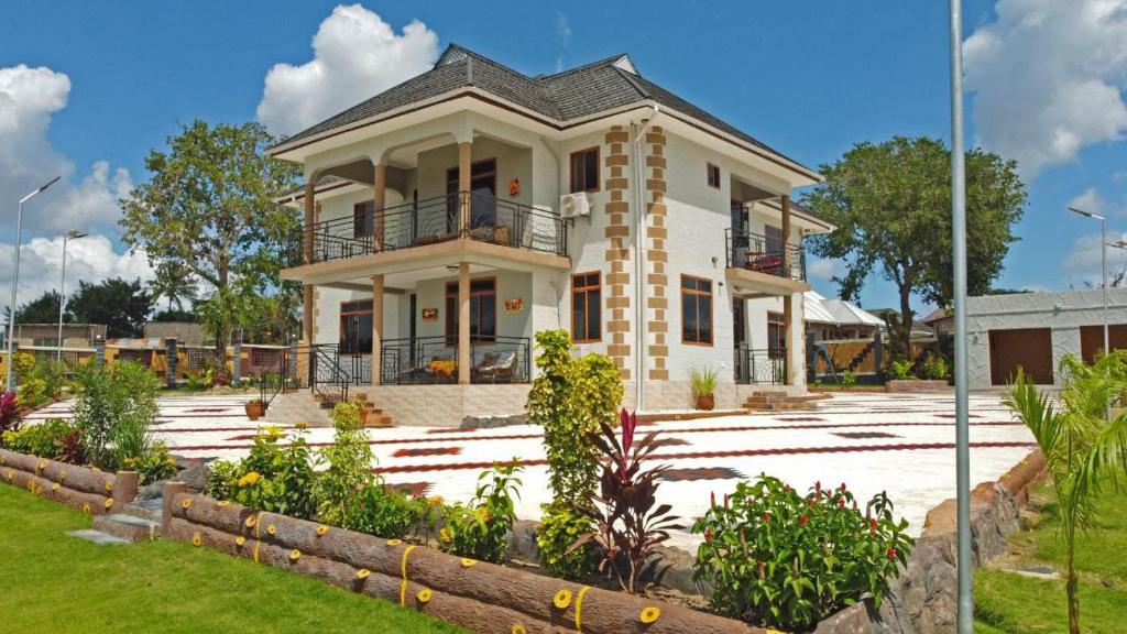 Luxury Villa Garden - Tanzania