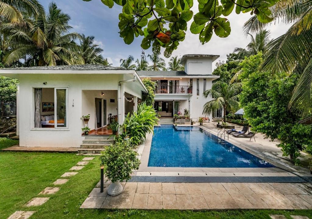 Saffronstays Osaree, Kihim - Pet-friendly Pool Villa Perfect For A Workcation - Alibag