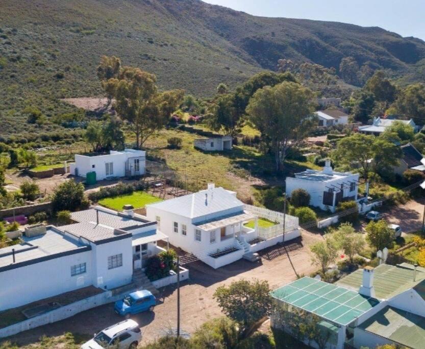 Mountain Views Town Cottage - Barrydale
