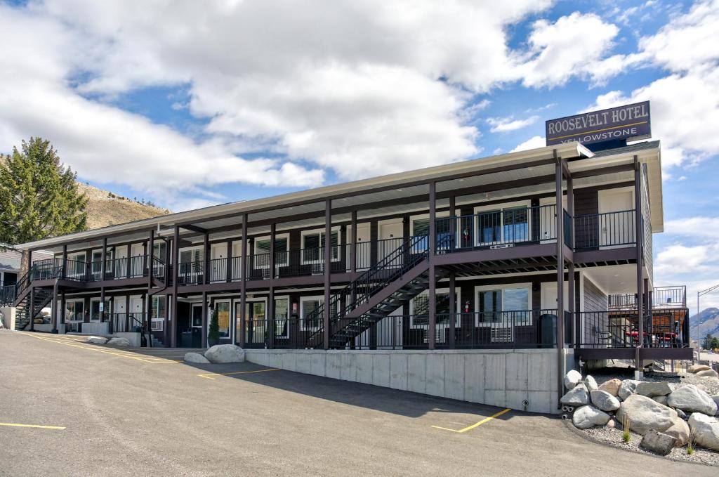 Roosevelt Hotel - Yellowstone - Gardiner, MT