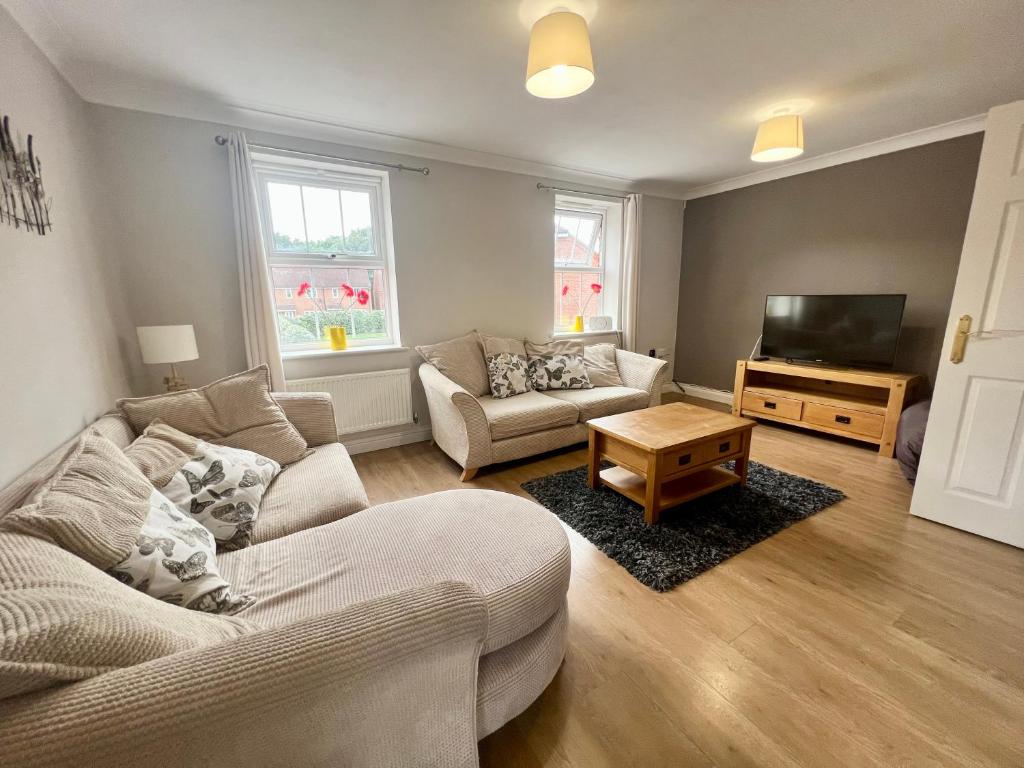 Pex Residence: 5-bedroom Home In Hook - Alton, UK
