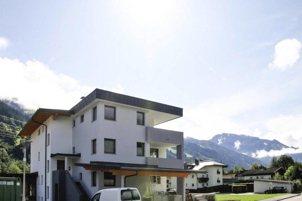 Apartment In Aschau At The Lake - Ried im Zillertal