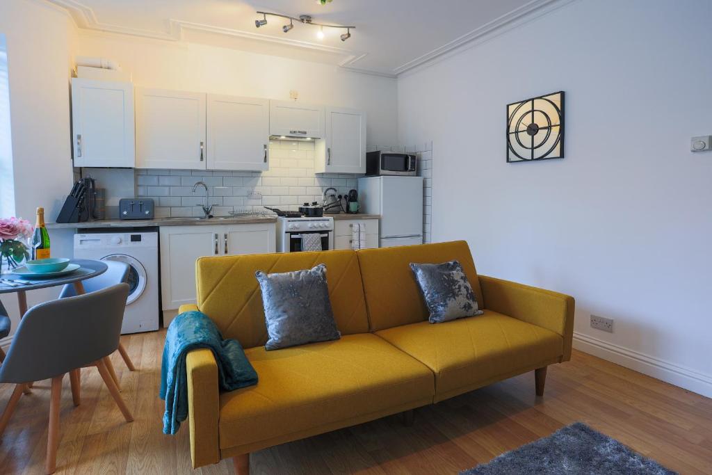 The Best Flat On The Street - Three Minutes Walk From The Beach - Westcliff-on-Sea
