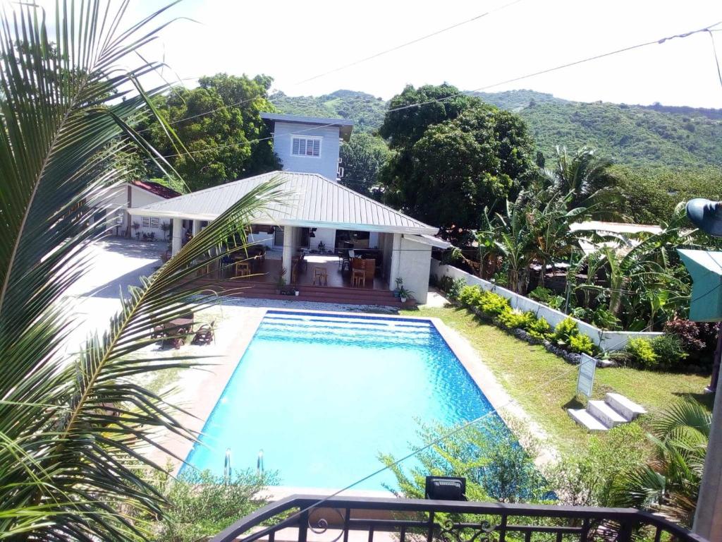 Beachfront Mansion And Seascape Villas Calatagan With Outdoor Pool - Balayan