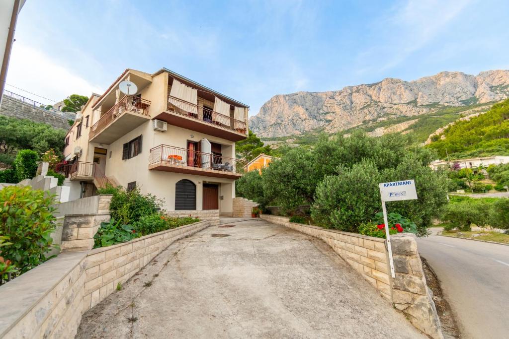 Apartments With A Parking Space Krvavica, Makarska - 6749 - Promajna