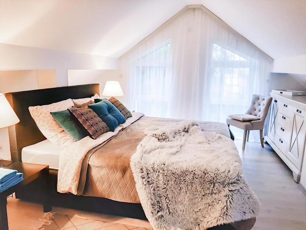 Design Maisonette-2 Schlafzimmer-für 6 Pers-vollwertige Küche-parkplatz-wifi-terrasse - Neunkirchen