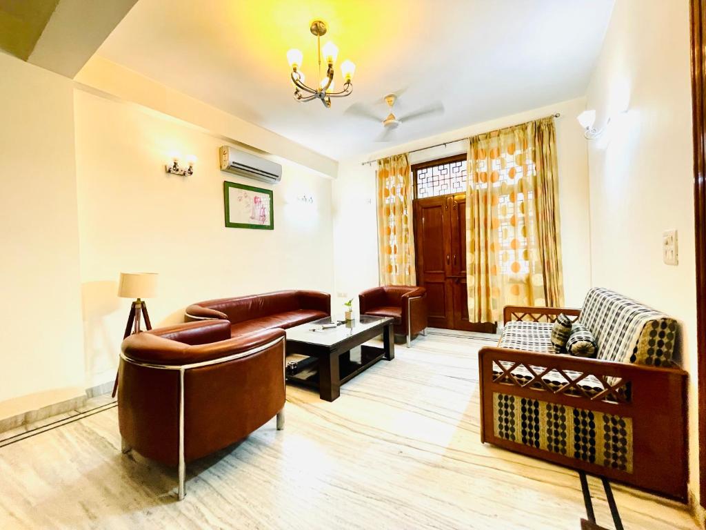 Bedchambers Serviced Apartments - Artemis Hospital - New Delhi