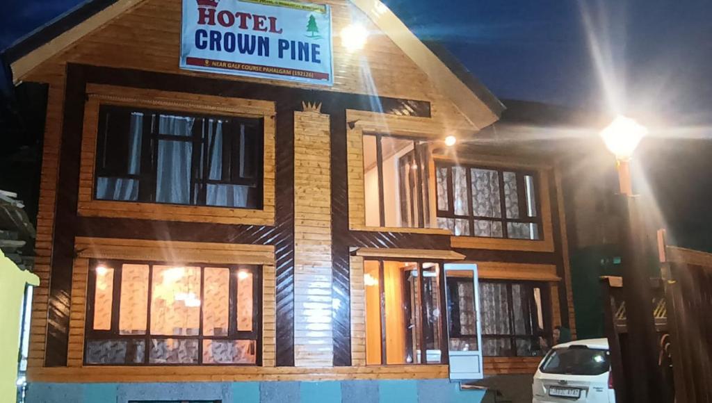 Hotel Crown Pine Pahalgam - Pahalgam