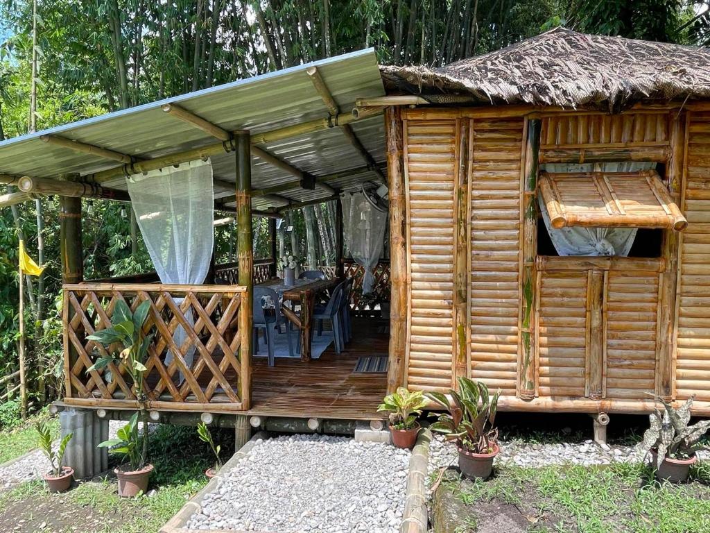 Charming Studio Cottage With A Balcony In The Philippines - Silay City