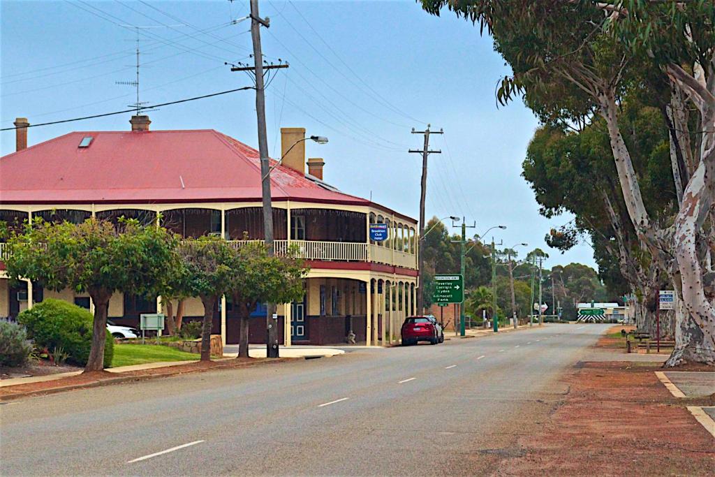 The Brookton - Pingelly