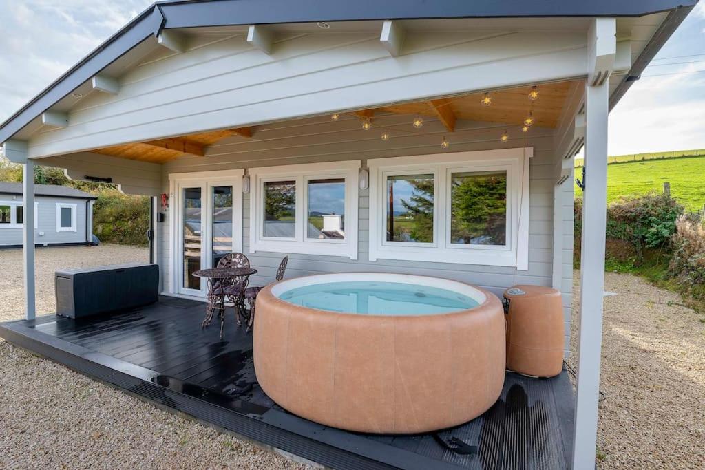 Luxury Log Cabin With Private Hot Tub & Sea Views - Downings