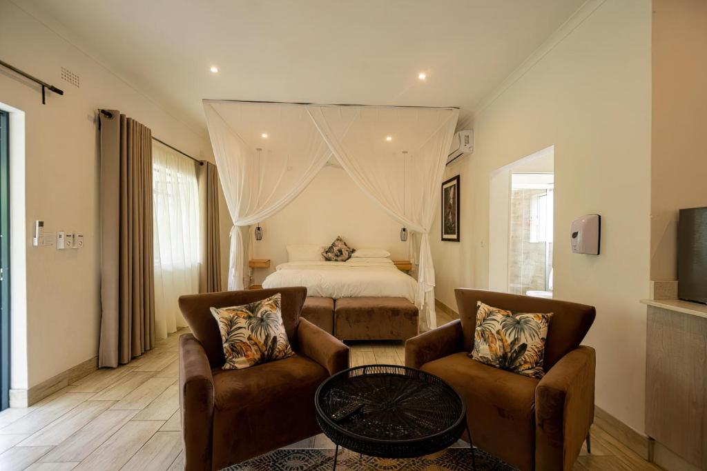 Pristine Deluxe Room With Kitchen And Pool - 2147 - Victoria Falls