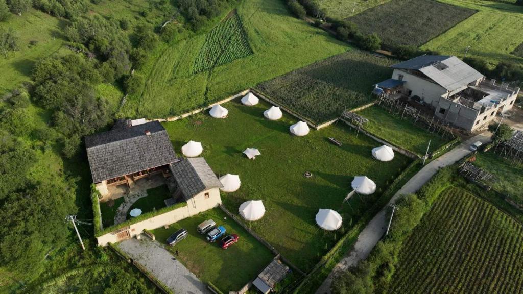 Shangri -La Liotard Farm Fix Camp - China