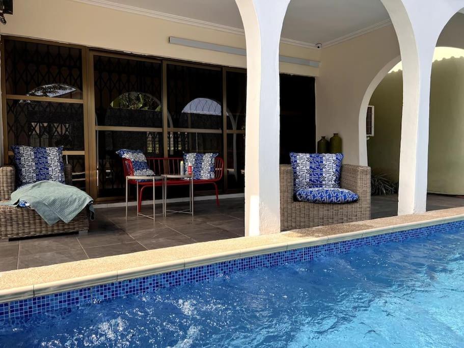 Relaxinhaatso - 4 Bedroom Luxury House With Pool - Ghana
