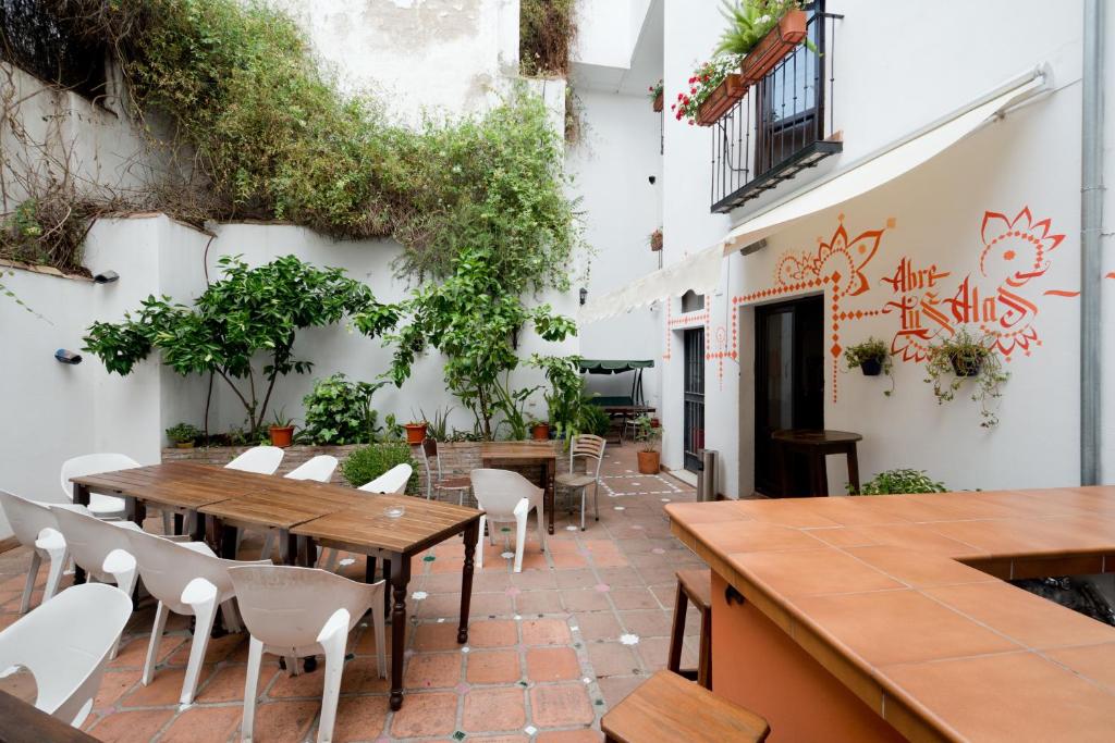 Oasis Backpackers' Hostel Granada - Maracena