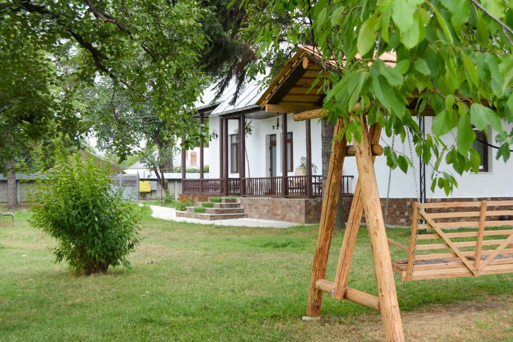 Casa Humulesti, Fii Vecinul Lui Ion Creanga - Târgu Neamț