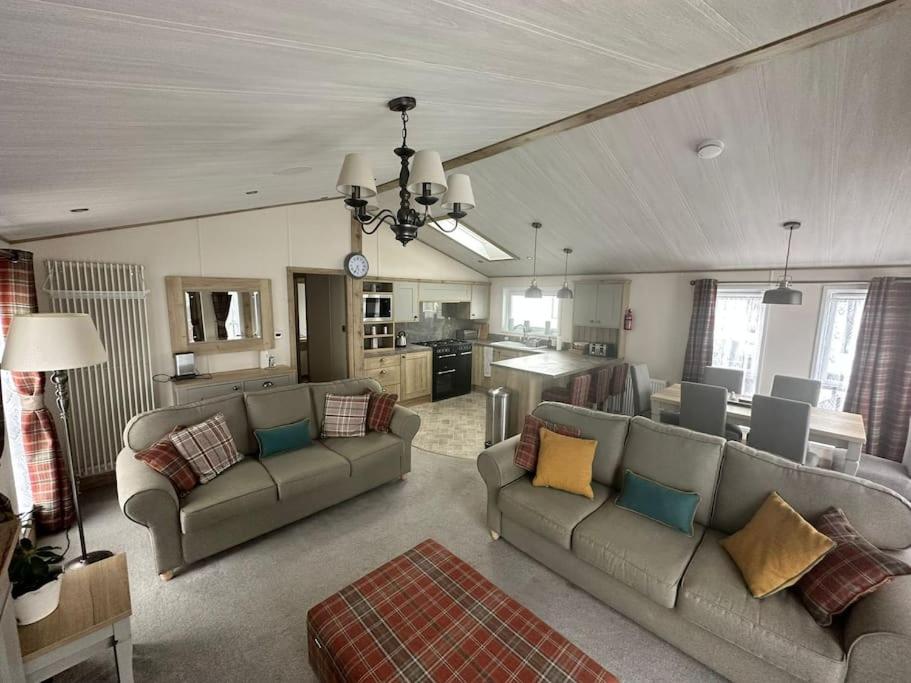 Luxury 6-8 Berth Lodge - New Milton