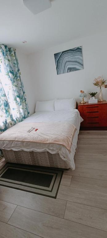 Min Su Rooms - Staines-upon-Thames
