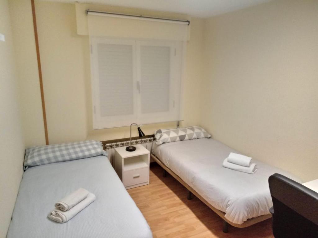 Room In Guest Room - H Individual In Reformed Residence Has Wifi Center Num208 - Leganés
