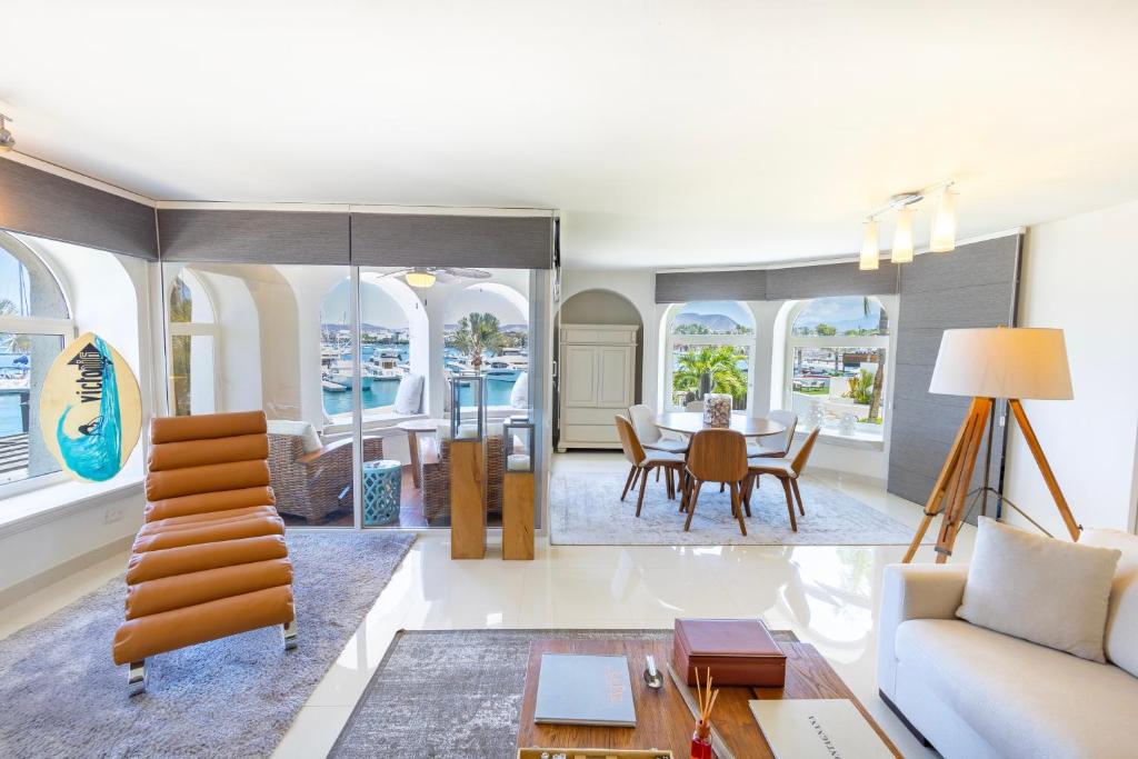 Sea Side Luxury Apartment - La Paz