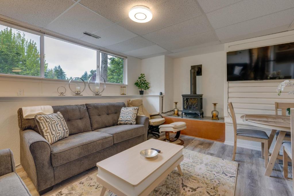 Cozy Kenmore Vacation Rental With Shared Hot Tub! - Lynnwood, WA